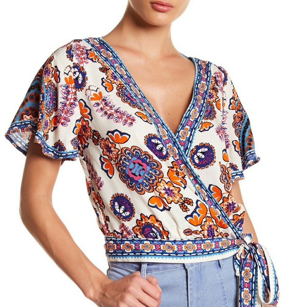 Flying Tomato wrap top